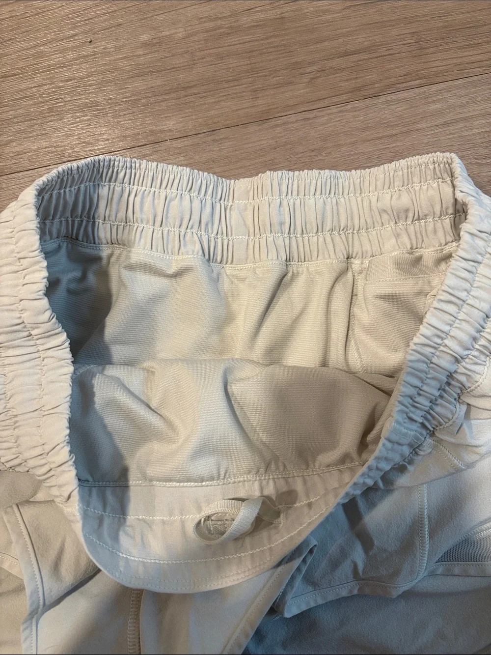 Lululemon Hotty Hot Short 2.5” inseam size 8 off white